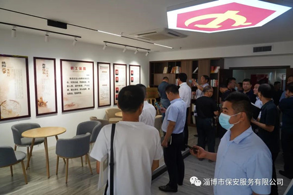 參觀政治生活館 (1).jpg 參觀政治生活館 (1).jpg